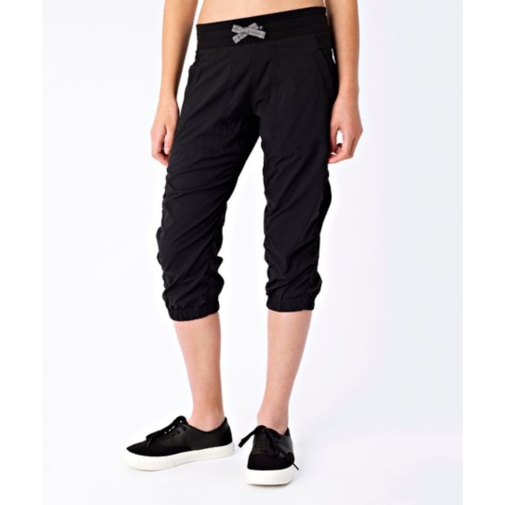 Ivivva by Lululemon Black Live To Move Crop Pants